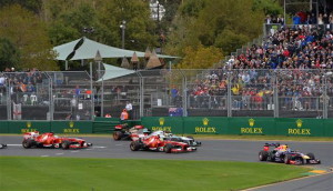 F1 - Pronti Via, Vettel davanti, le Ferrari inseguono.
