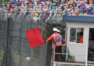 La bandiera rossa chiude il GP del Giappone