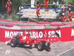 La Ferrari di Massa dopo lo schianto conto le barriere