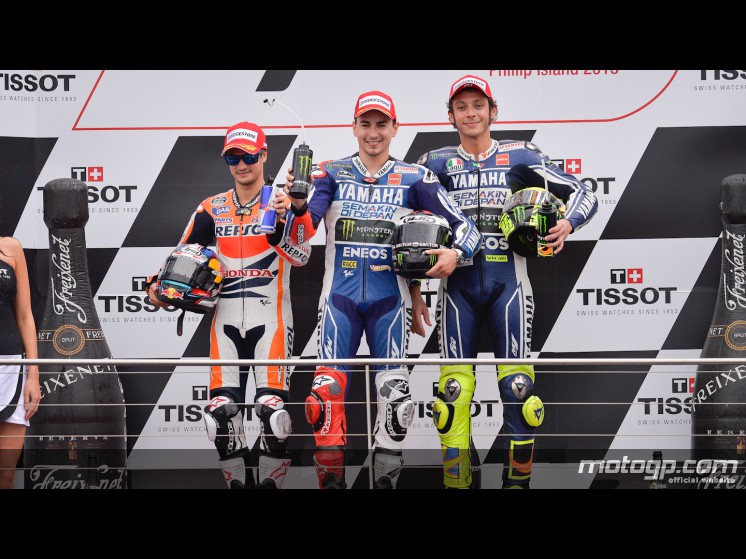 Il Podio della MotoGP con un raggiante Lorenzo fra Pedrosa ed un soddisfatto Rossi