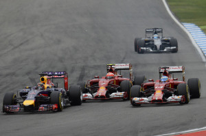 Alonso in lotta con Raikkonen e Vettel