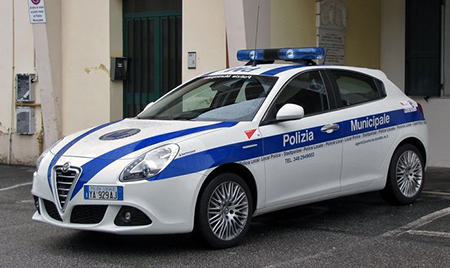 Parcheggiatori abusivi: controlli Polizia Locale Napoli a Santa Lucia -  ExPartibus