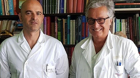  I chirurghi Prof. Cesare Tiengo, Primo operatore, e Prof. Franco Bassetto, Direttore Chirurgia Plastica di Padova