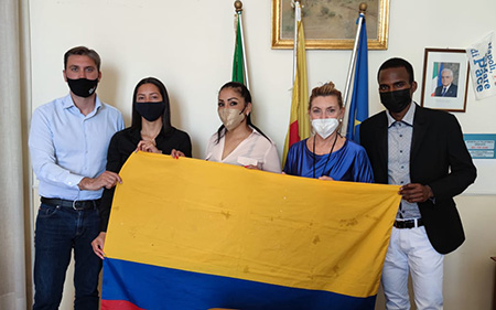 Incontro con delegazione giovani della comunità colombiana a Napoli