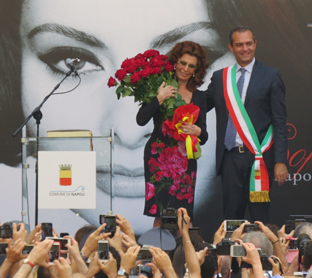 Sophia Loren e Luigi de Magistris - ph Velia Cammarano