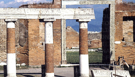 portico della Concordia Augusta di Eumachia