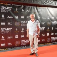 Toni Servillo sul red carpet del Social World Film Festival foto di Paco De Renzis