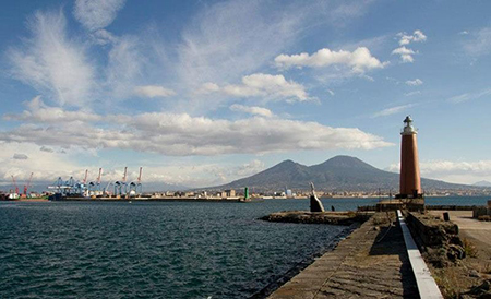 Molo San Vincenzo a Napoli