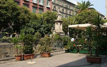 Piazza Bellini a Napoli